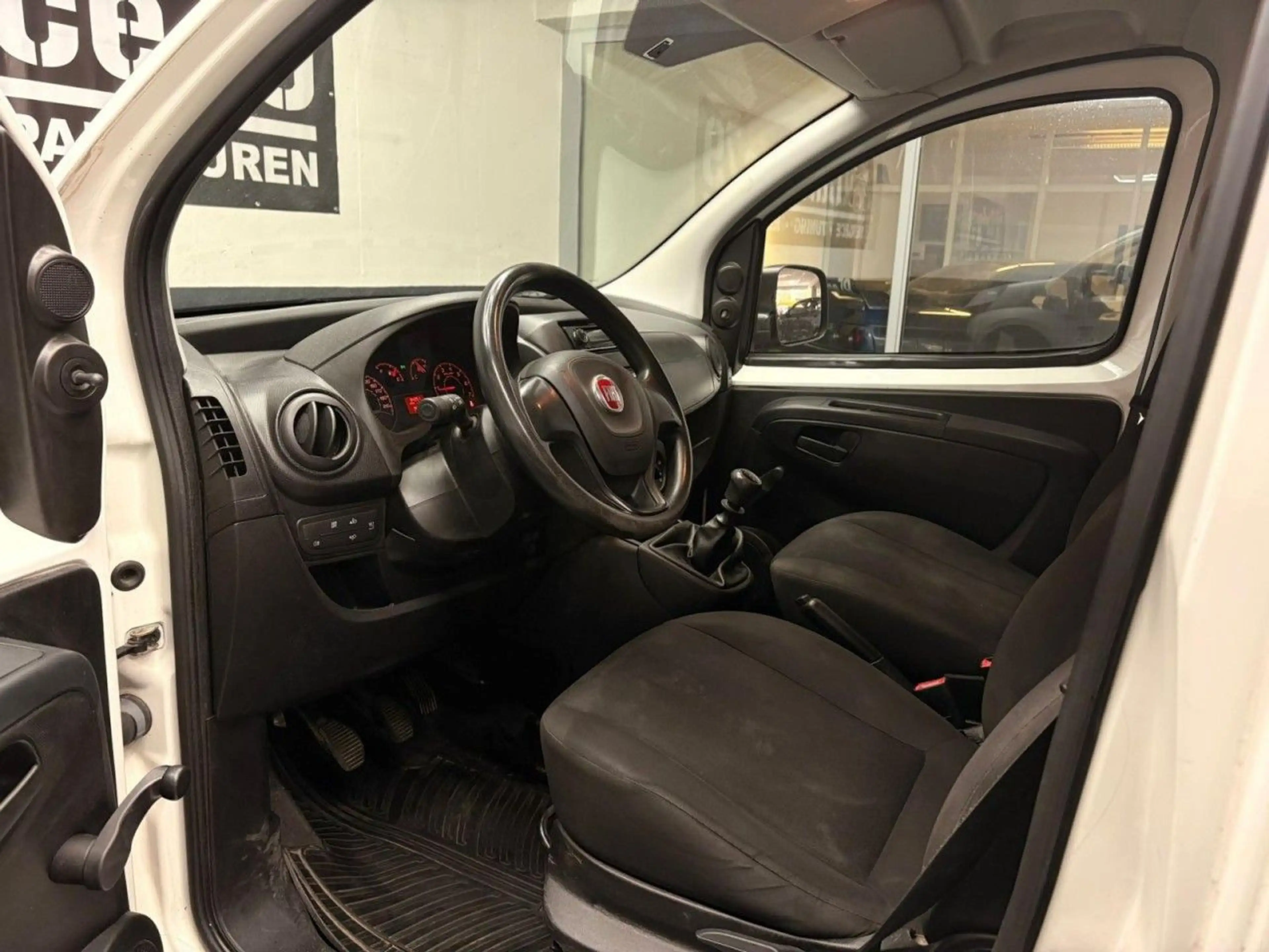 Fiat Fiorino 8-Fach USB — photo 8