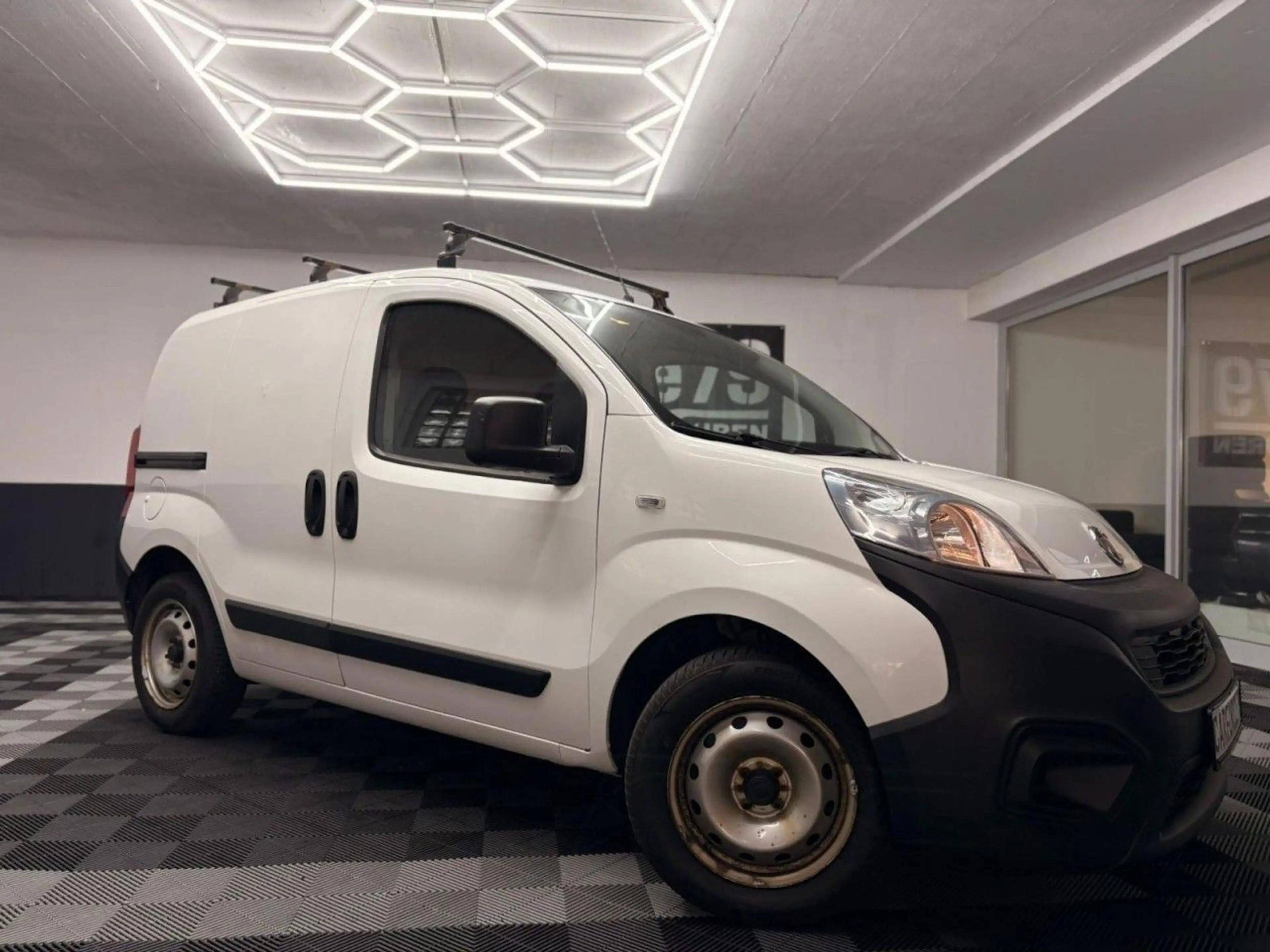 Fiat Fiorino 8-Fach USB