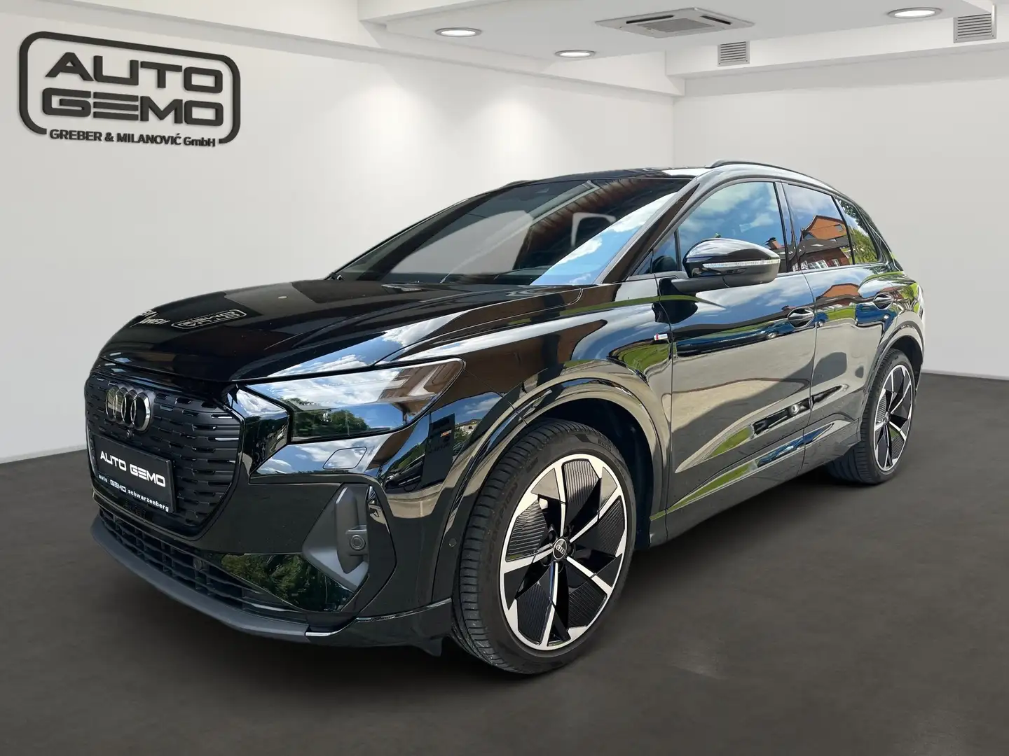 Audi Q4 e-tron 45 e-tron quattro S-Line AHK Schwarz - 1