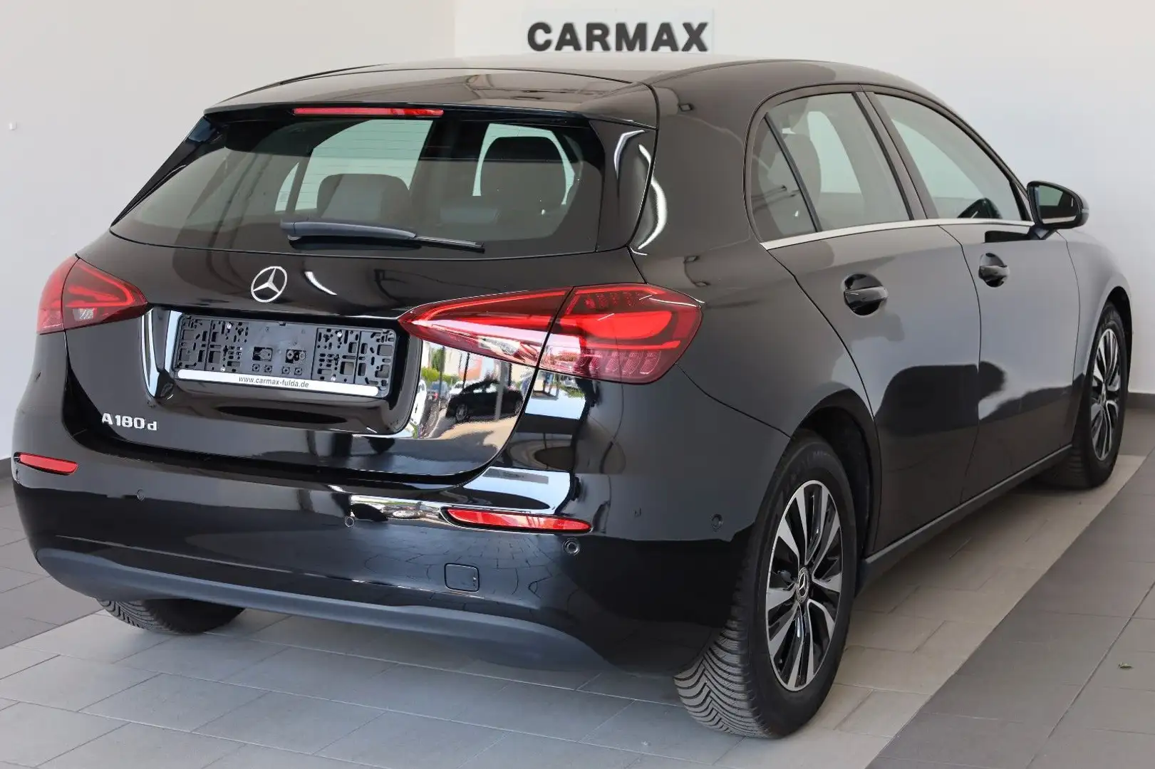 Mercedes-Benz A 180 d,T.Leder,Navi,LED,SH,Kamera Schwarz - 2