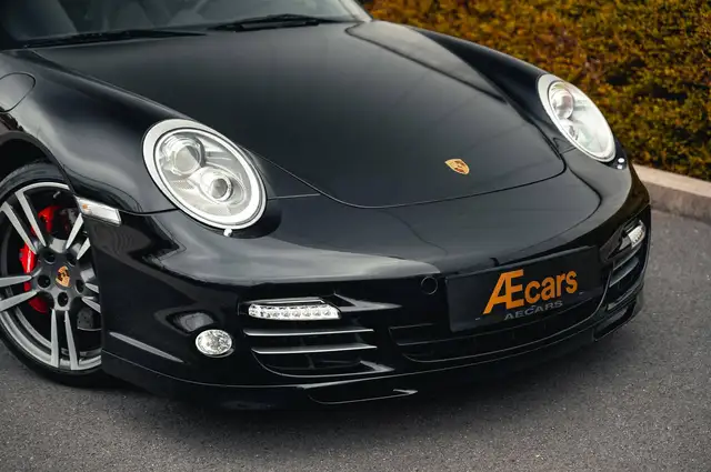 Porsche 911 view 20