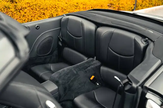 Porsche 911 view 5