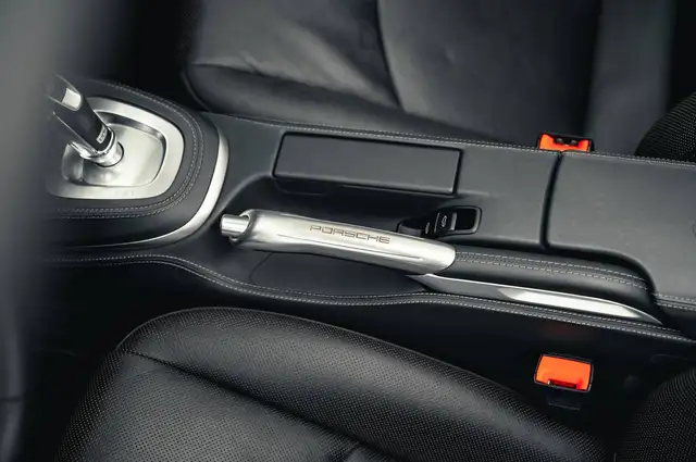 Porsche 911 view 14