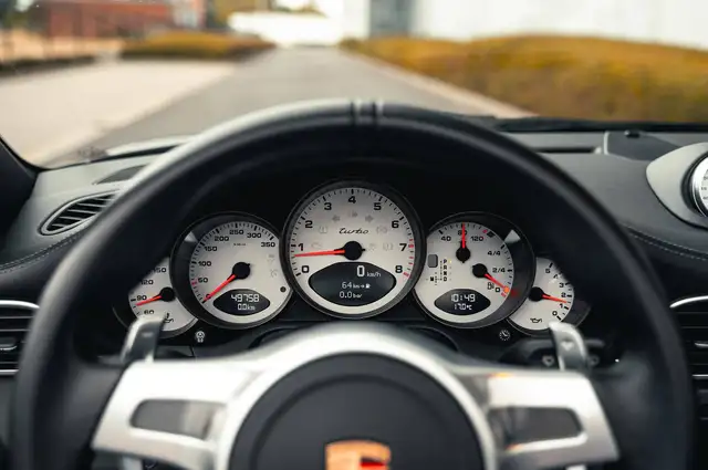 Porsche 911 view 17