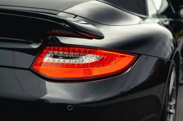 Porsche 911 view 25