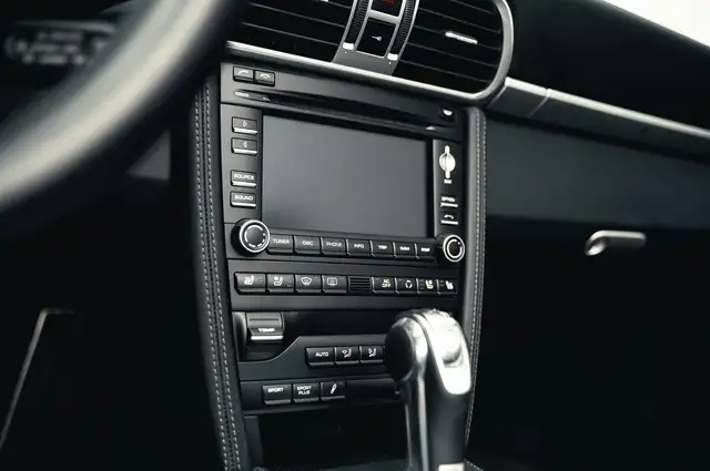Porsche 911 view 15
