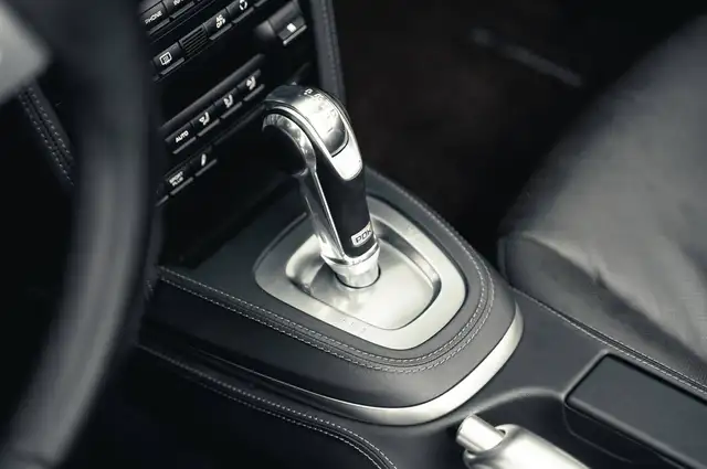 Porsche 911 view 12