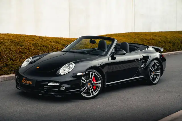 Porsche 911 view 2