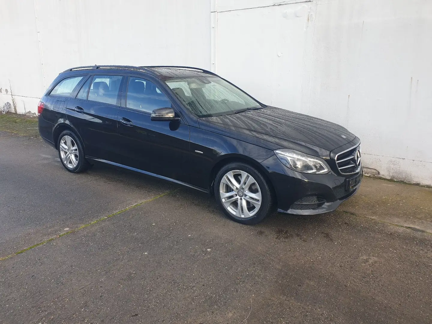 Mercedes-Benz E 250 T-Modell Edition 4Matic/Comand/LED/DAB/AHK Negru - 1