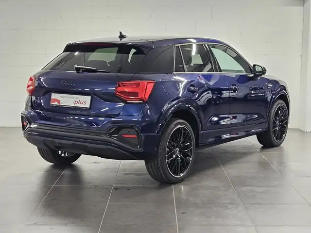 Audi Q2 view 4