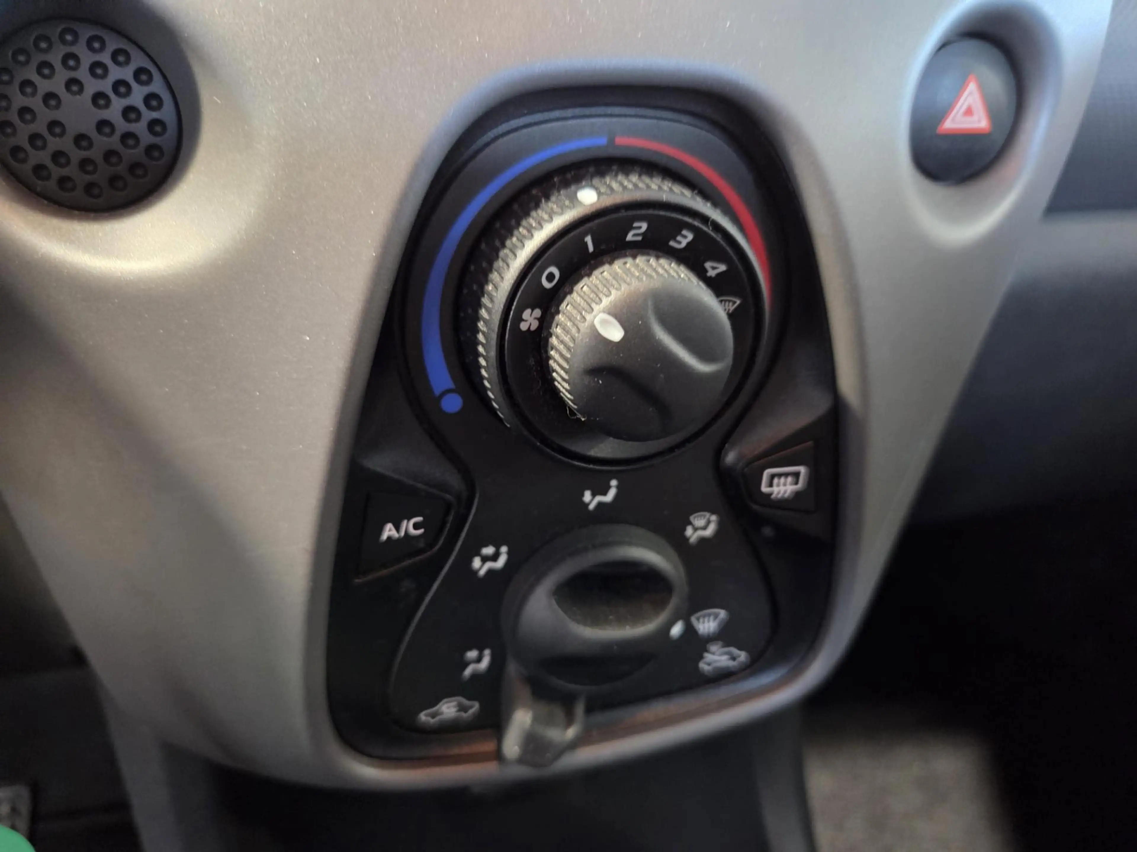 Peugeot 108 1.0 e-VTi Active weinig kilometers ! — photo 9