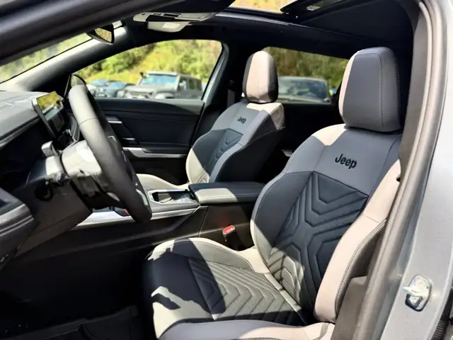 Jeep Compass view 15