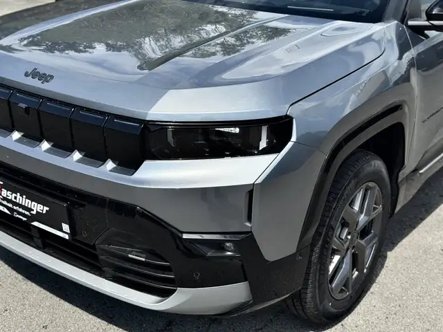 Jeep Compass view 3