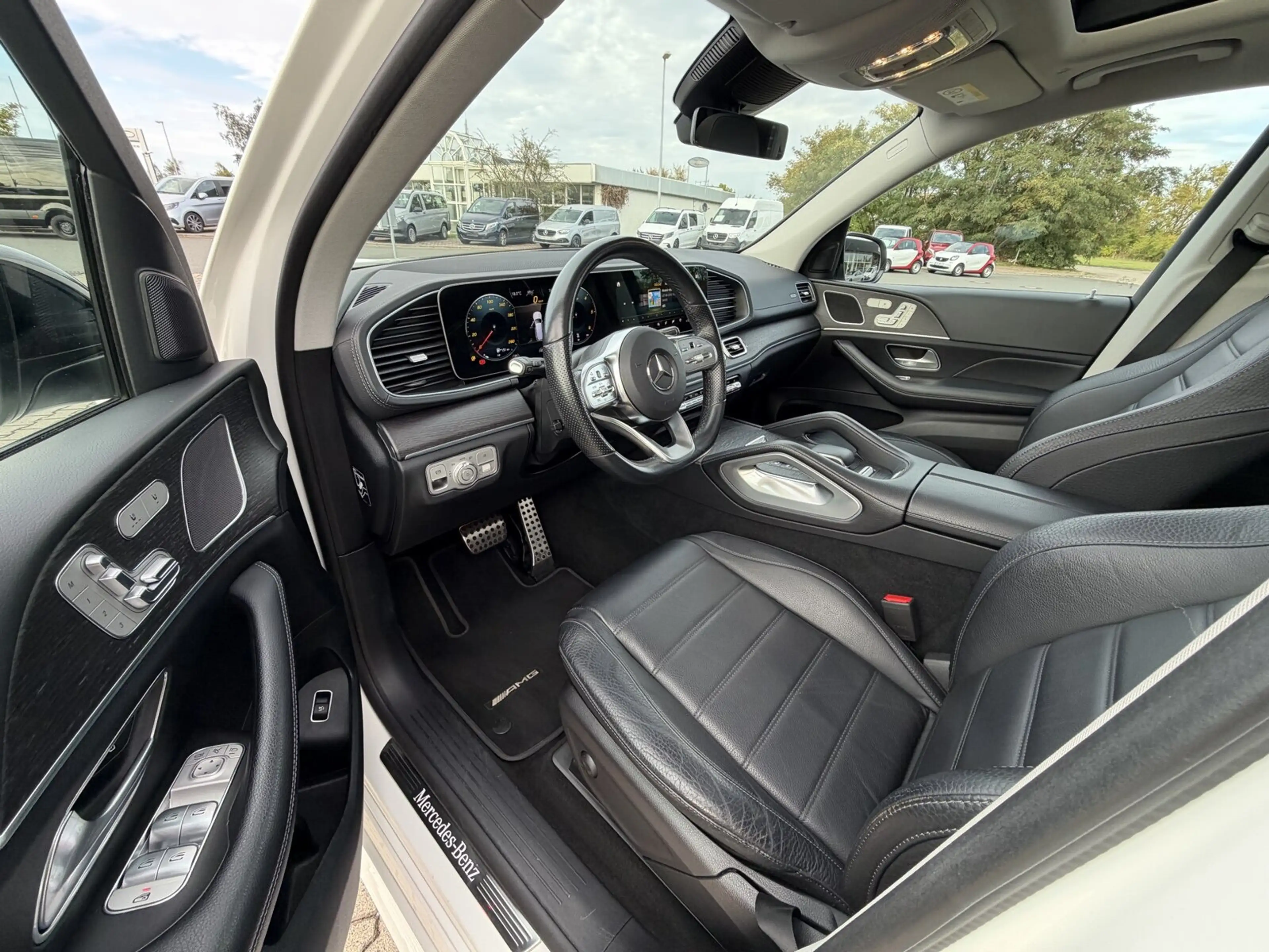 Mercedes-Benz GLS 350 GLS 350 d 4MATIC AMG+NIGHT+PANO+360°+KEYLESS Navi — photo 12