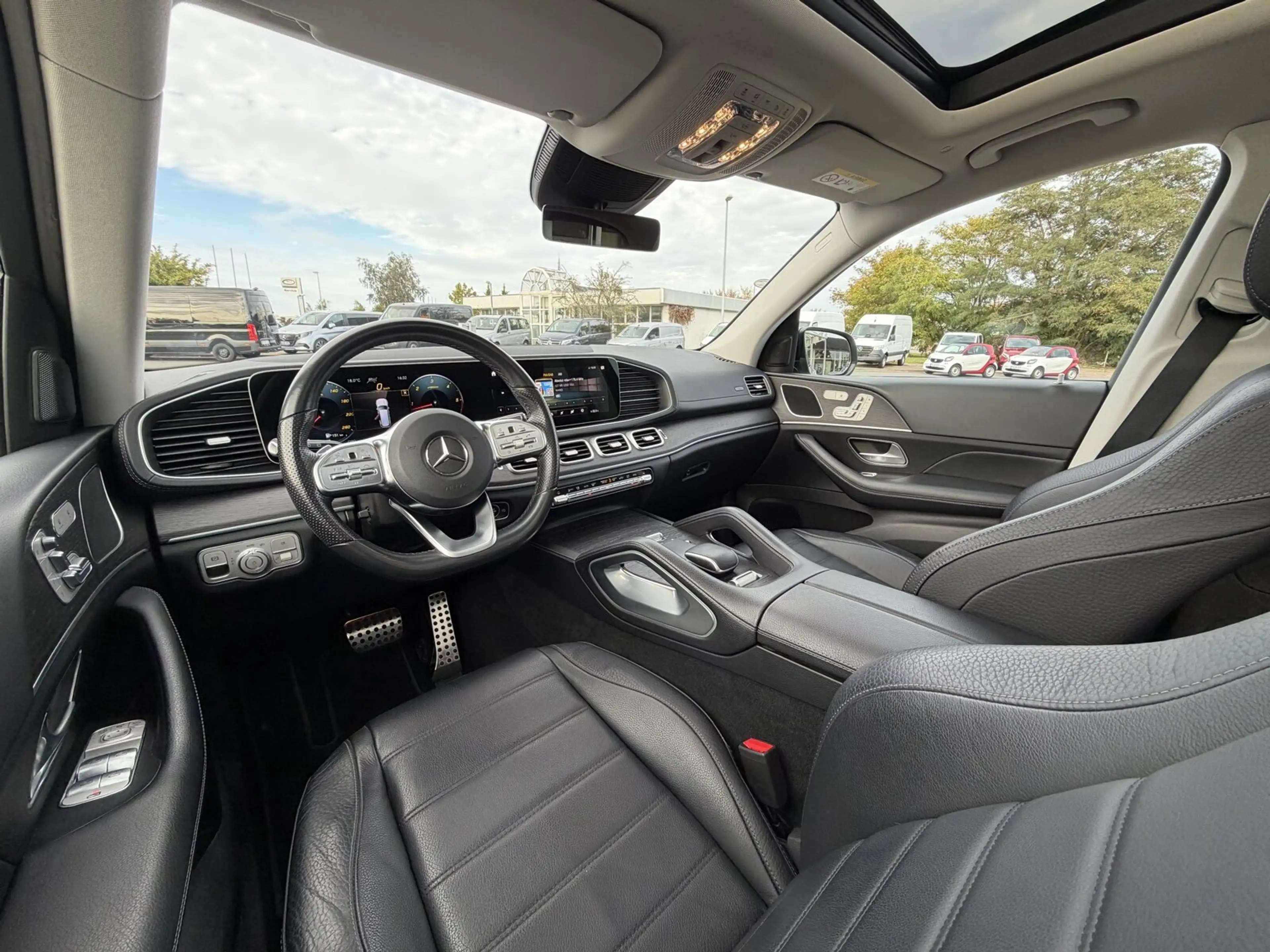 Mercedes-Benz GLS 350 GLS 350 d 4MATIC AMG+NIGHT+PANO+360°+KEYLESS Navi — photo 15