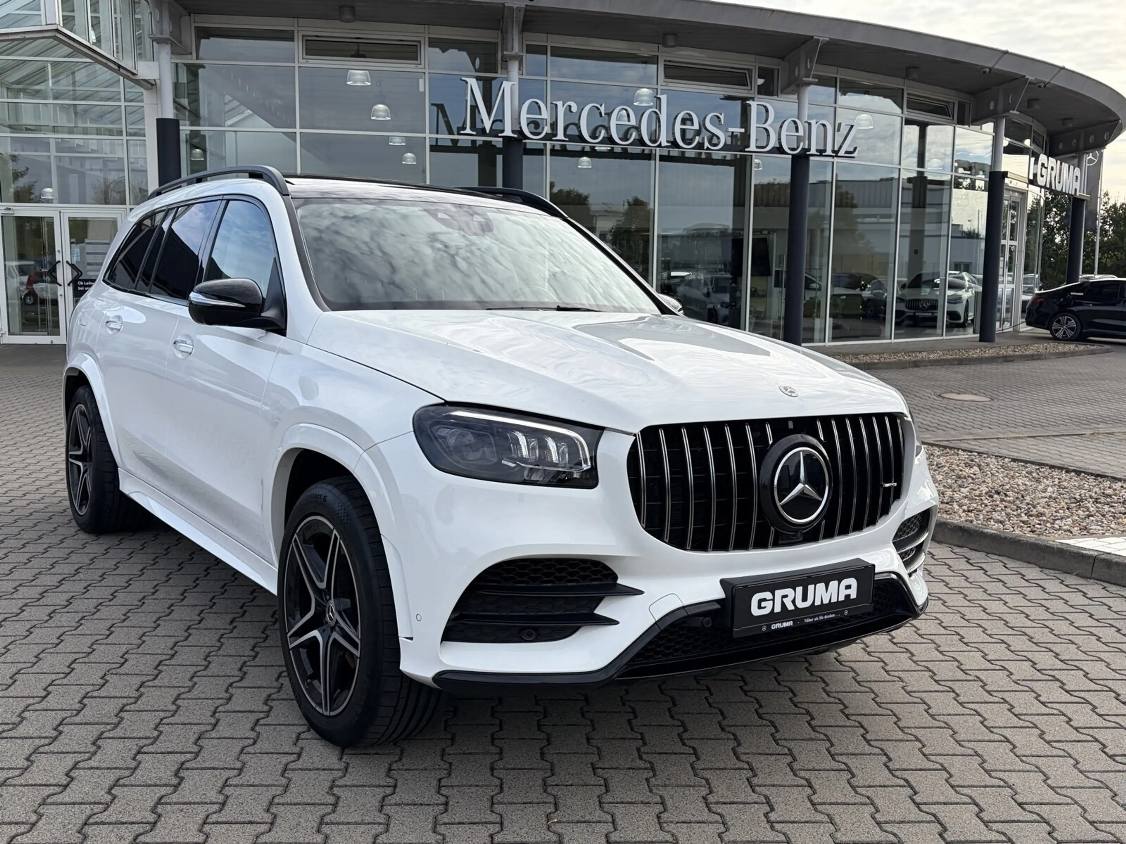 Mercedes-Benz GLS 350 GLS 350 d 4MATIC AMG+NIGHT+PANO+360°+KEYLESS Navi — photo 3