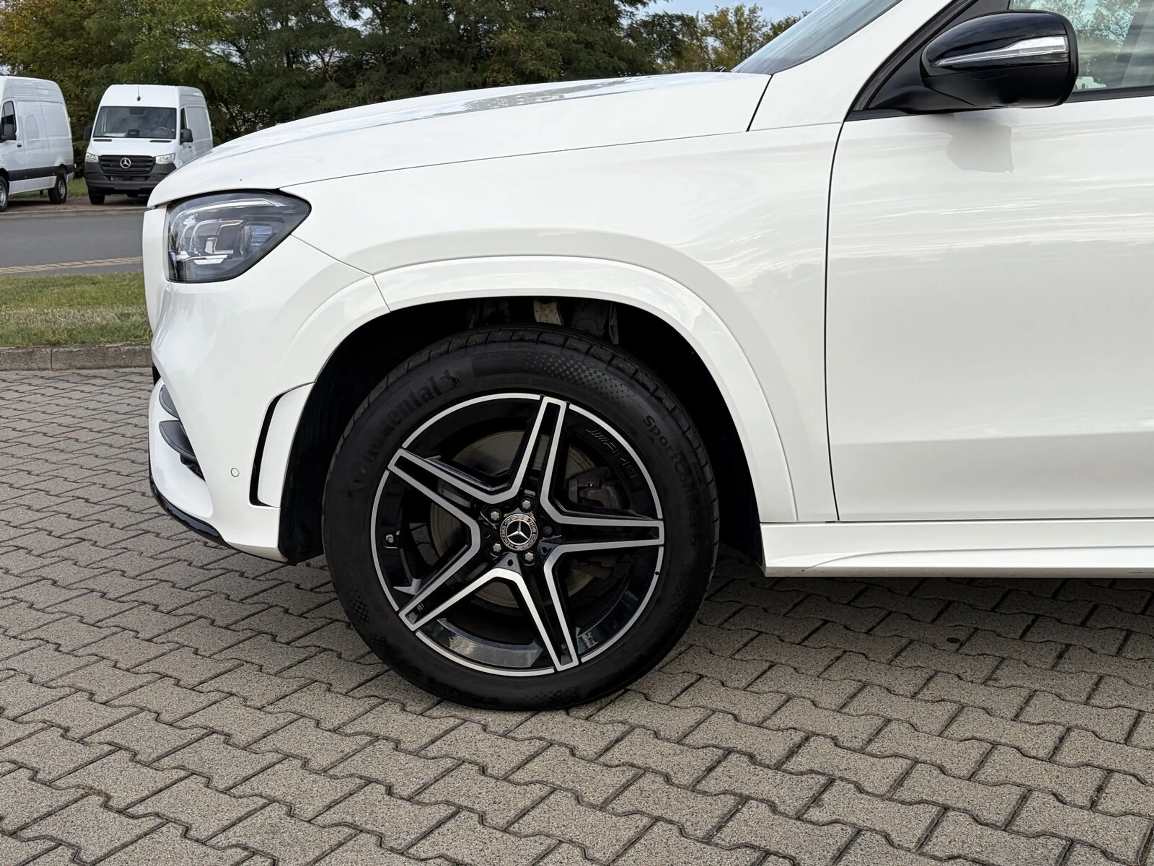 Mercedes-Benz GLS 350 GLS 350 d 4MATIC AMG+NIGHT+PANO+360°+KEYLESS Navi — photo 9