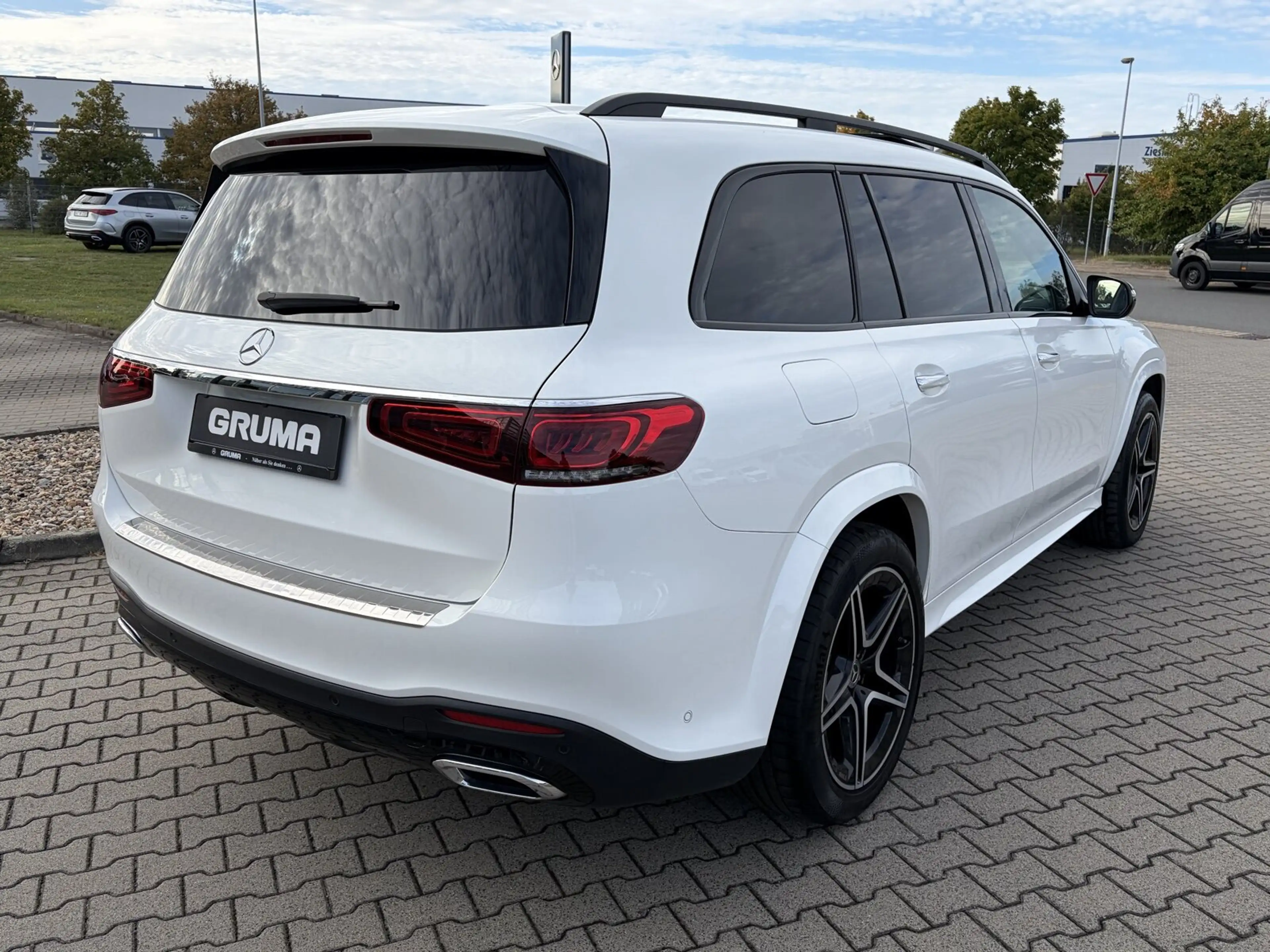 Mercedes-Benz GLS 350 GLS 350 d 4MATIC AMG+NIGHT+PANO+360°+KEYLESS Navi — photo 5