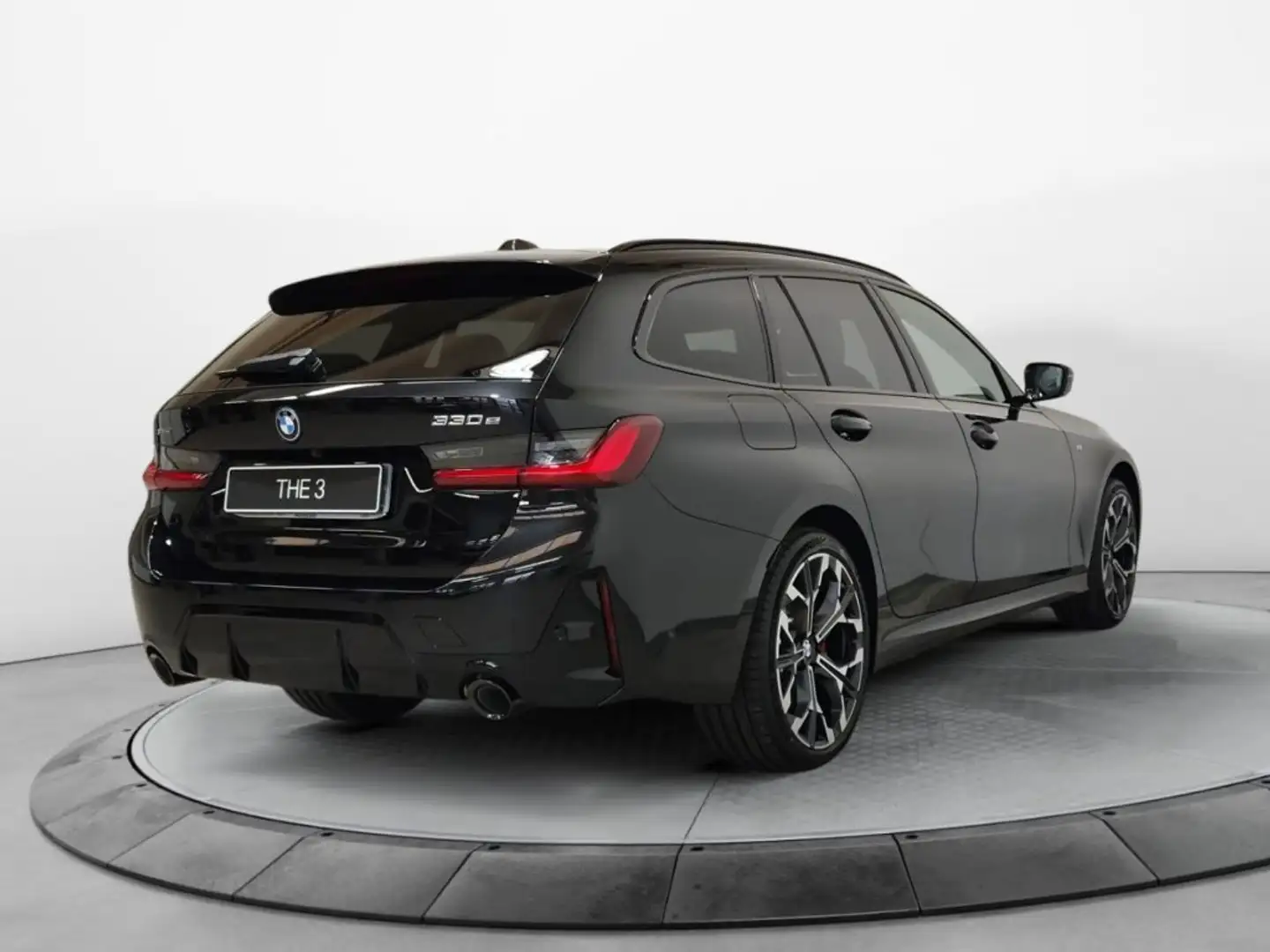 BMW 330 e xDrive Touring MSport Pro Black - 2