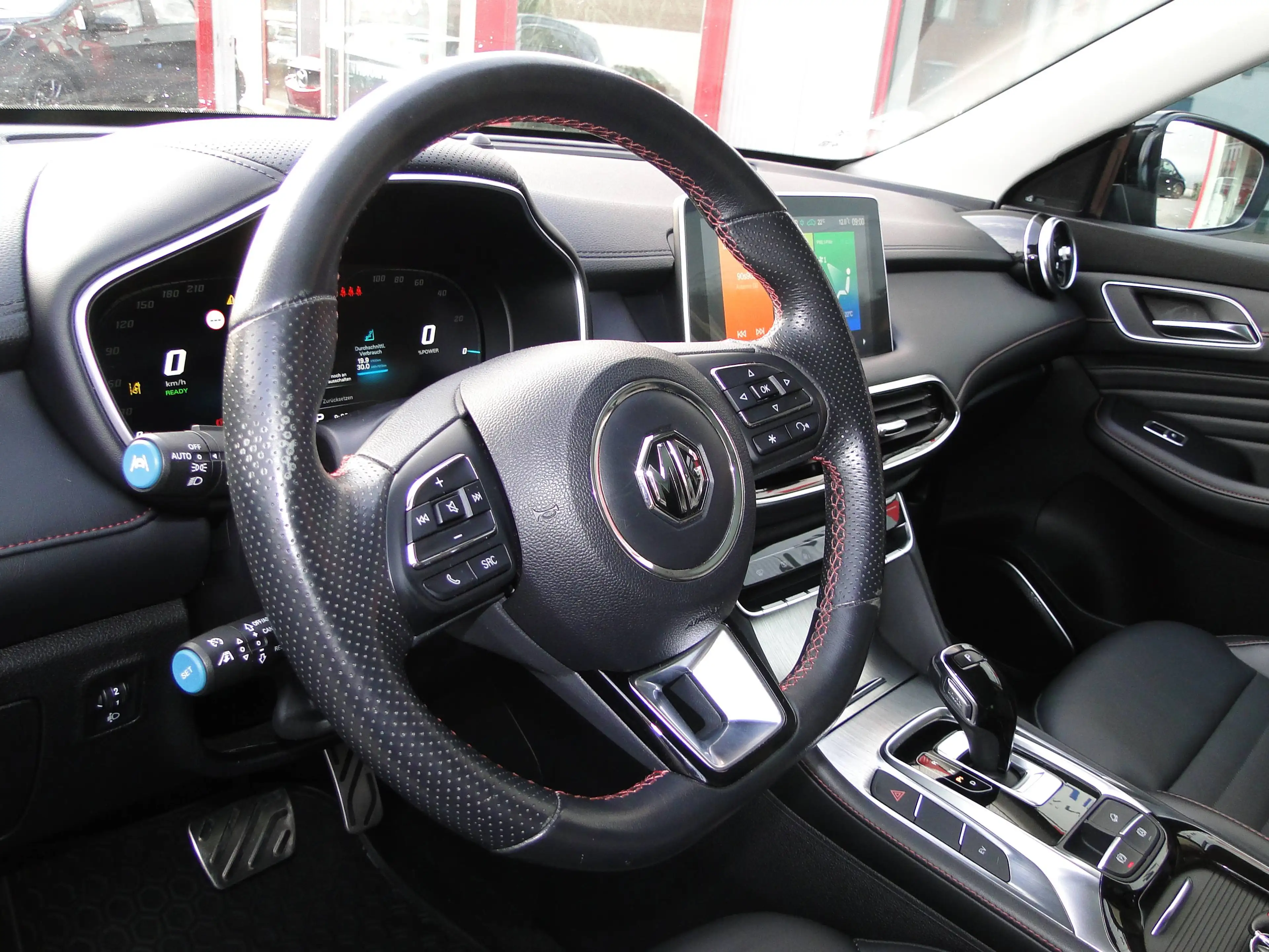 MG EHS EHS PHEV 1.5 Turbo Luxury — photo 11