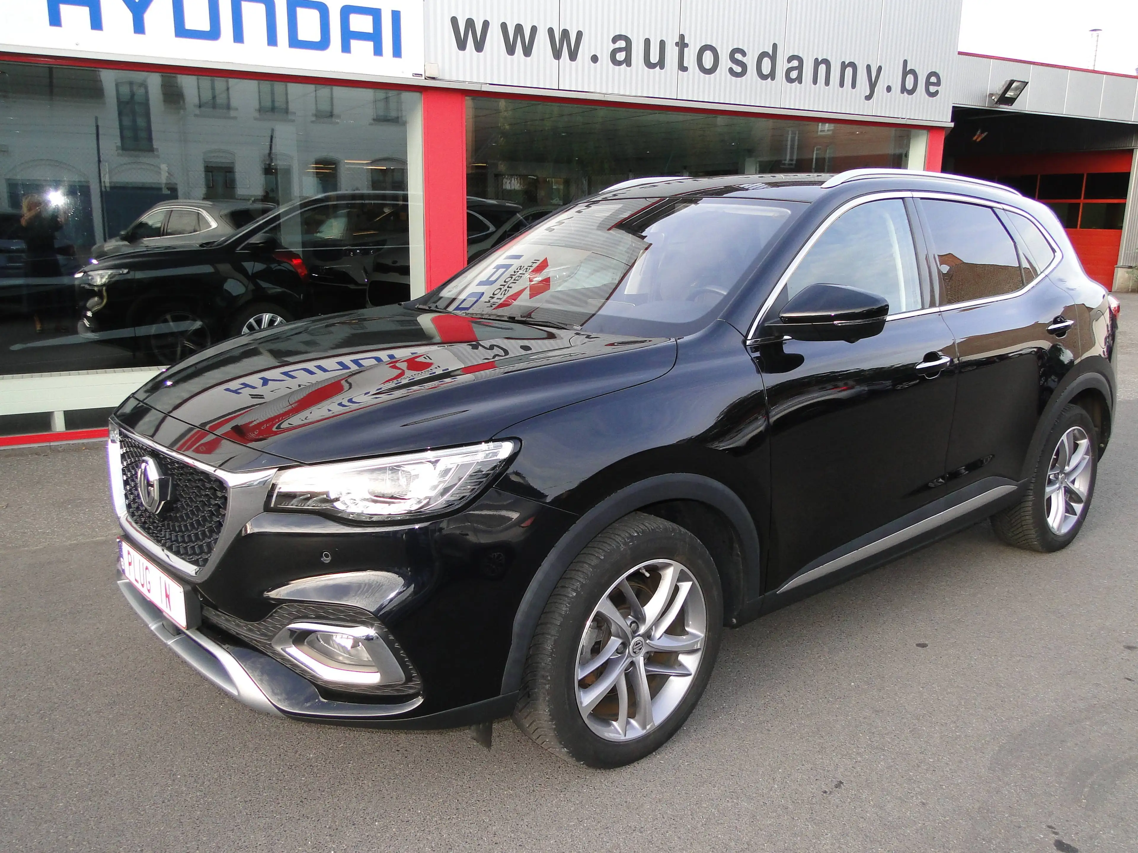 MG EHS EHS PHEV 1.5 Turbo Luxury — photo 2