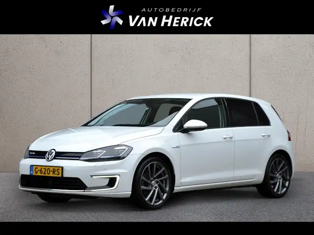 Volkswagen e-Golf | Warmtepomp | Carplay | Adaptive Cruise | Achteru