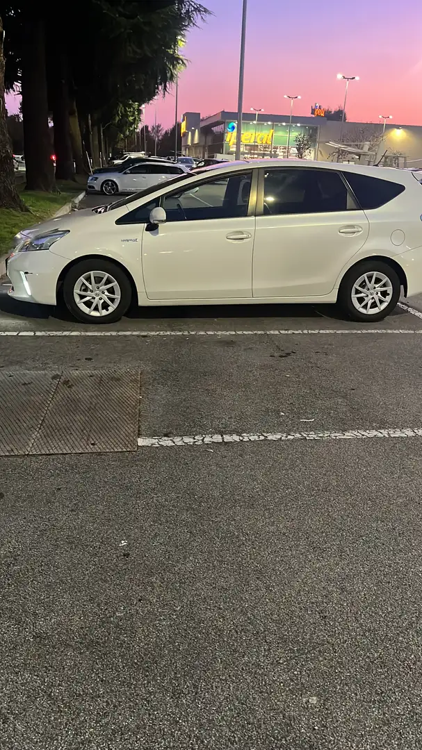 Toyota Prius+ Prius III 2012 1.8h Lounge ecvt White - 1