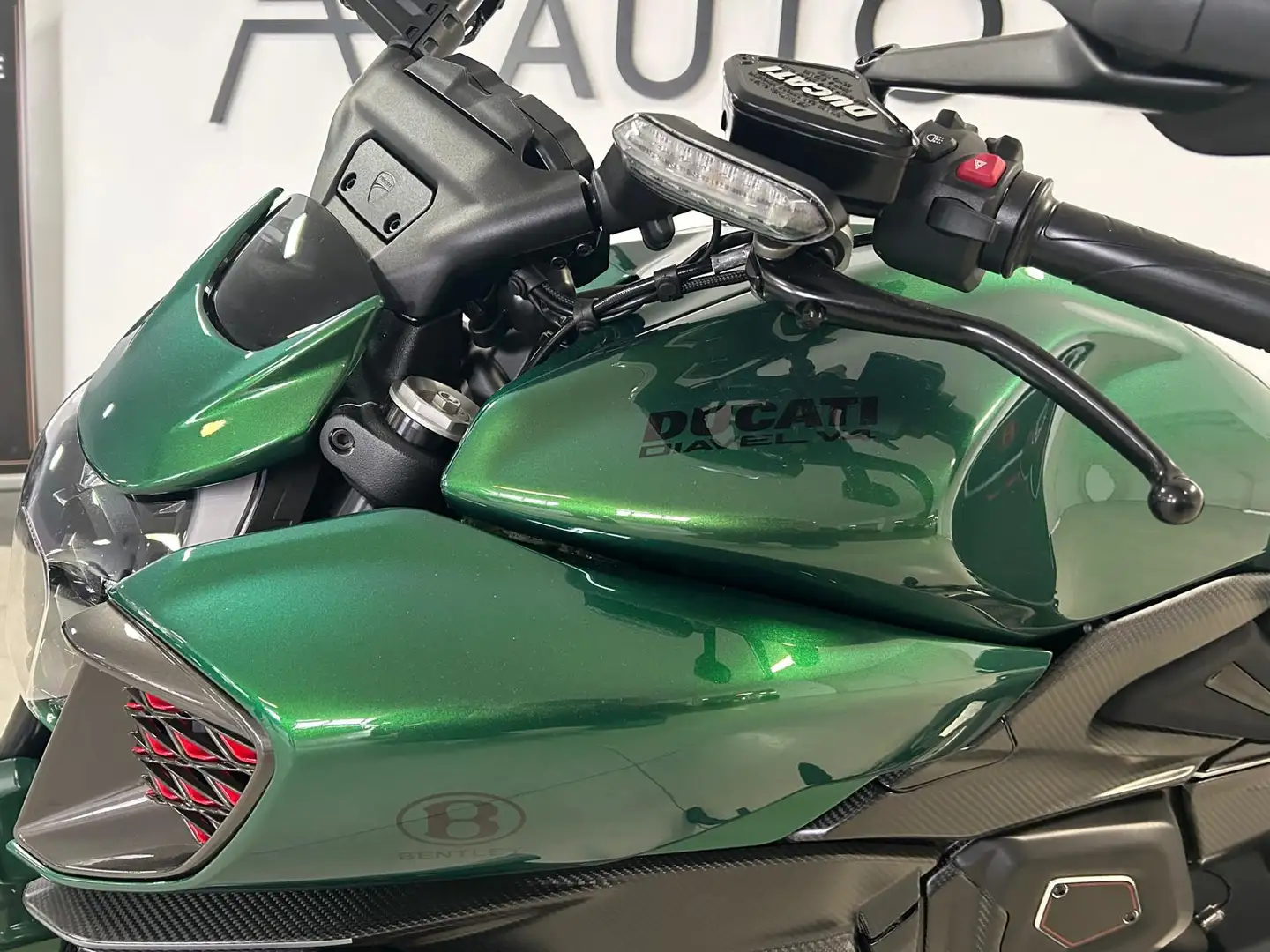 Ducati Diavel Diavel V4 Bentley LIMITED-EDITION*SOFORT* Verde - 2