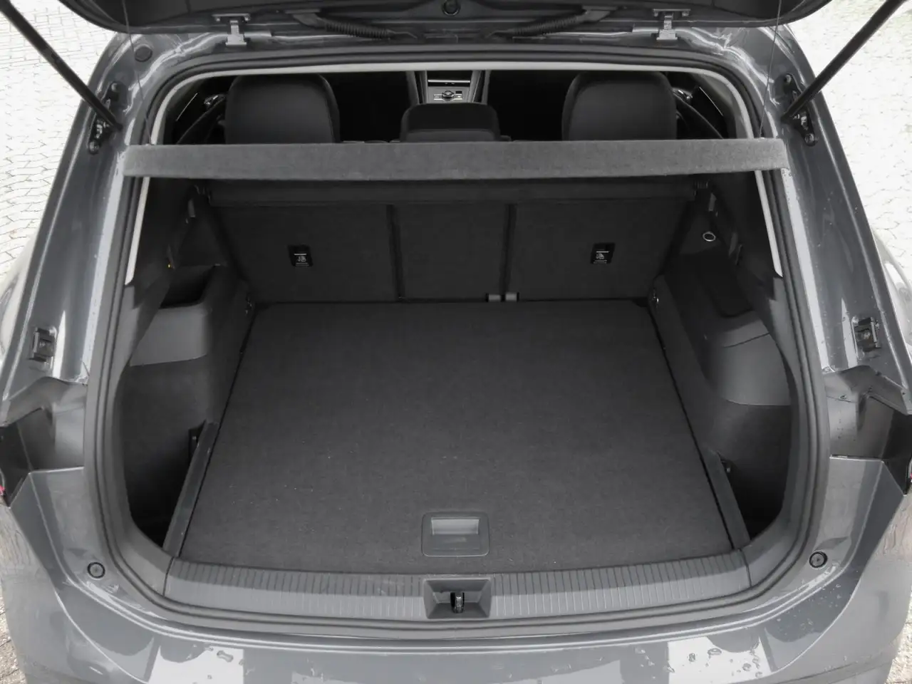 Volkswagen Tiguan GOAL 2.0 TDI DSG LED+ Navi AHK TravelAss. AreaV... 15