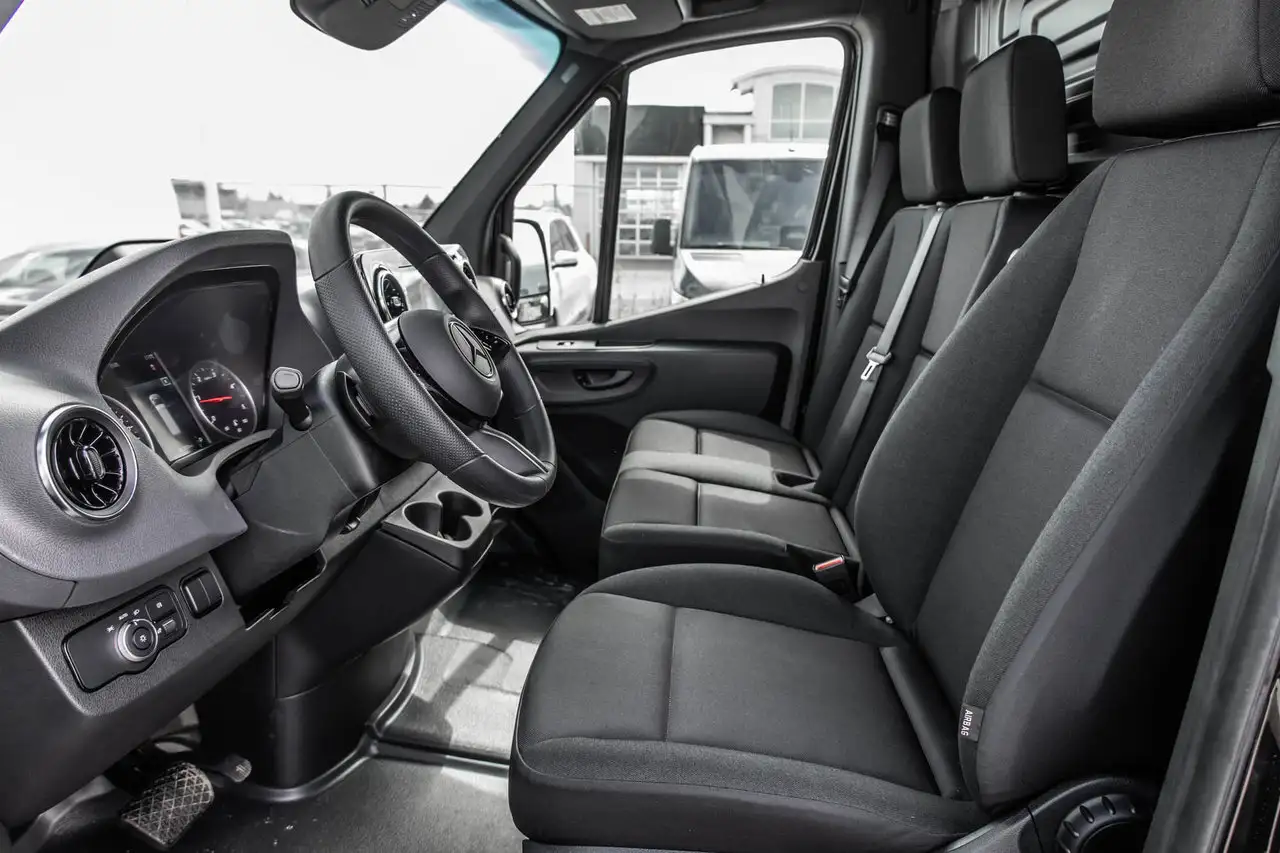 Mercedes-Benz Sprinter снимка Mercedes-Benz Sprinter