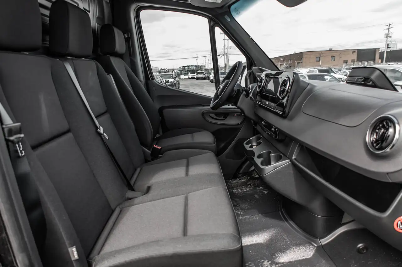 Mercedes-Benz Sprinter снимка Mercedes-Benz Sprinter