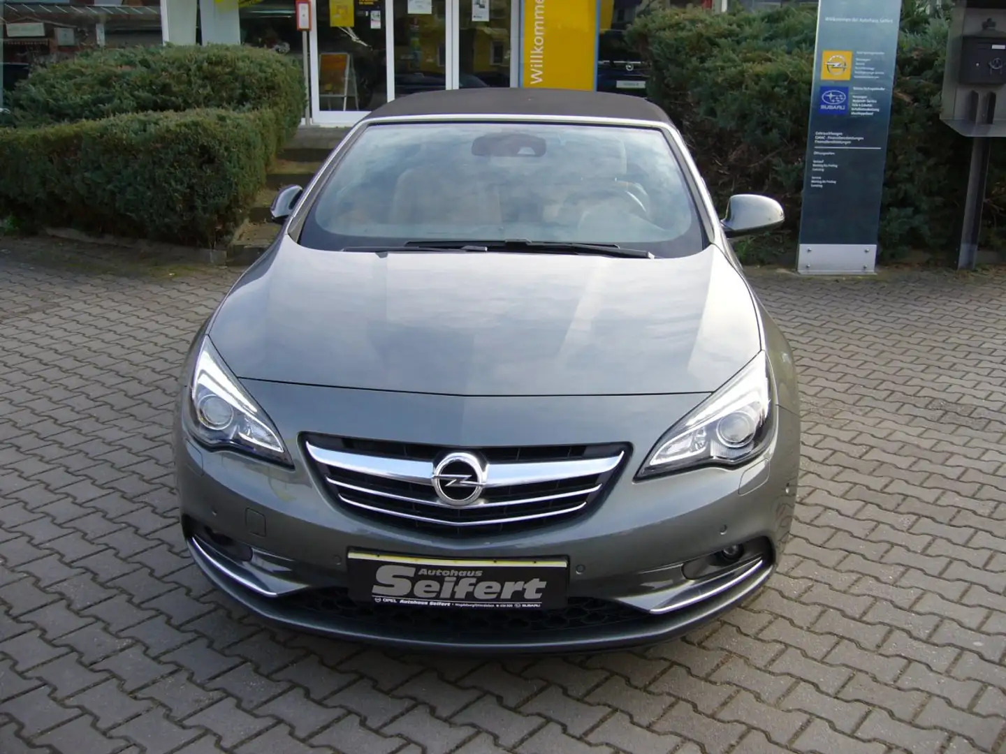 Opel Cascada 1.6 Turbo  Ultimate (EURO 6d-TEMP) Grijs - 1