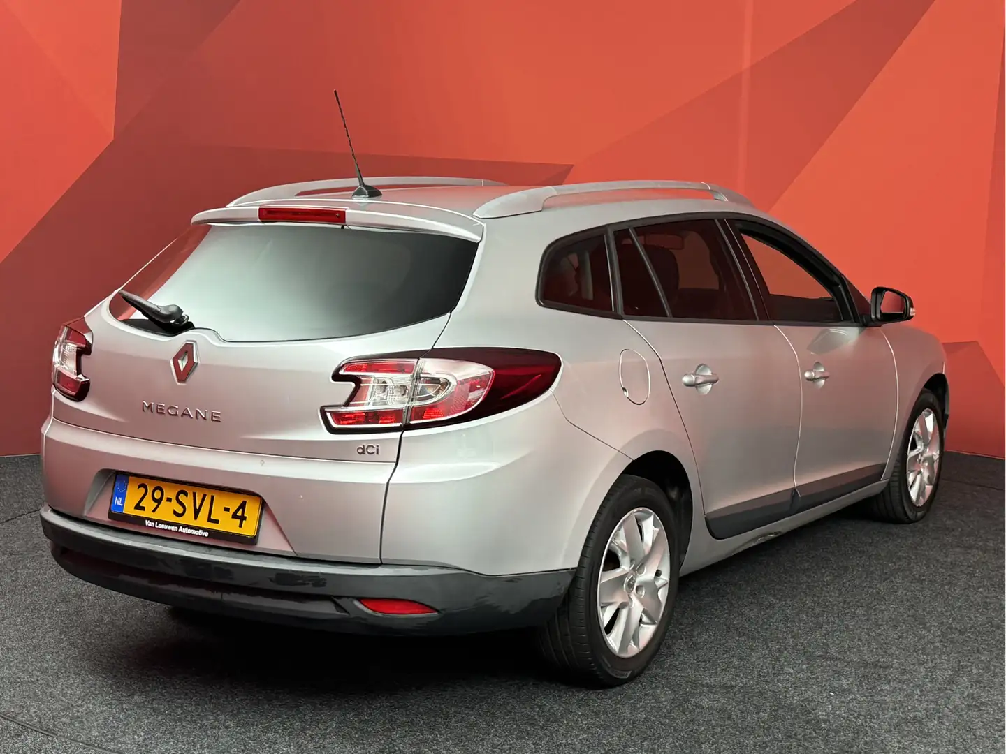 Renault Megane Estate 1.5 dCi Parisienne | Navigatie | Cruise Con Grau - 2