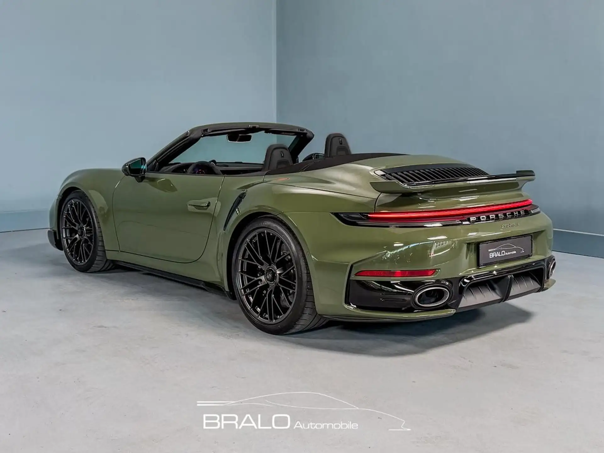포르쉐 911 Turbo S Cabriolet 2023 초록 사진 3