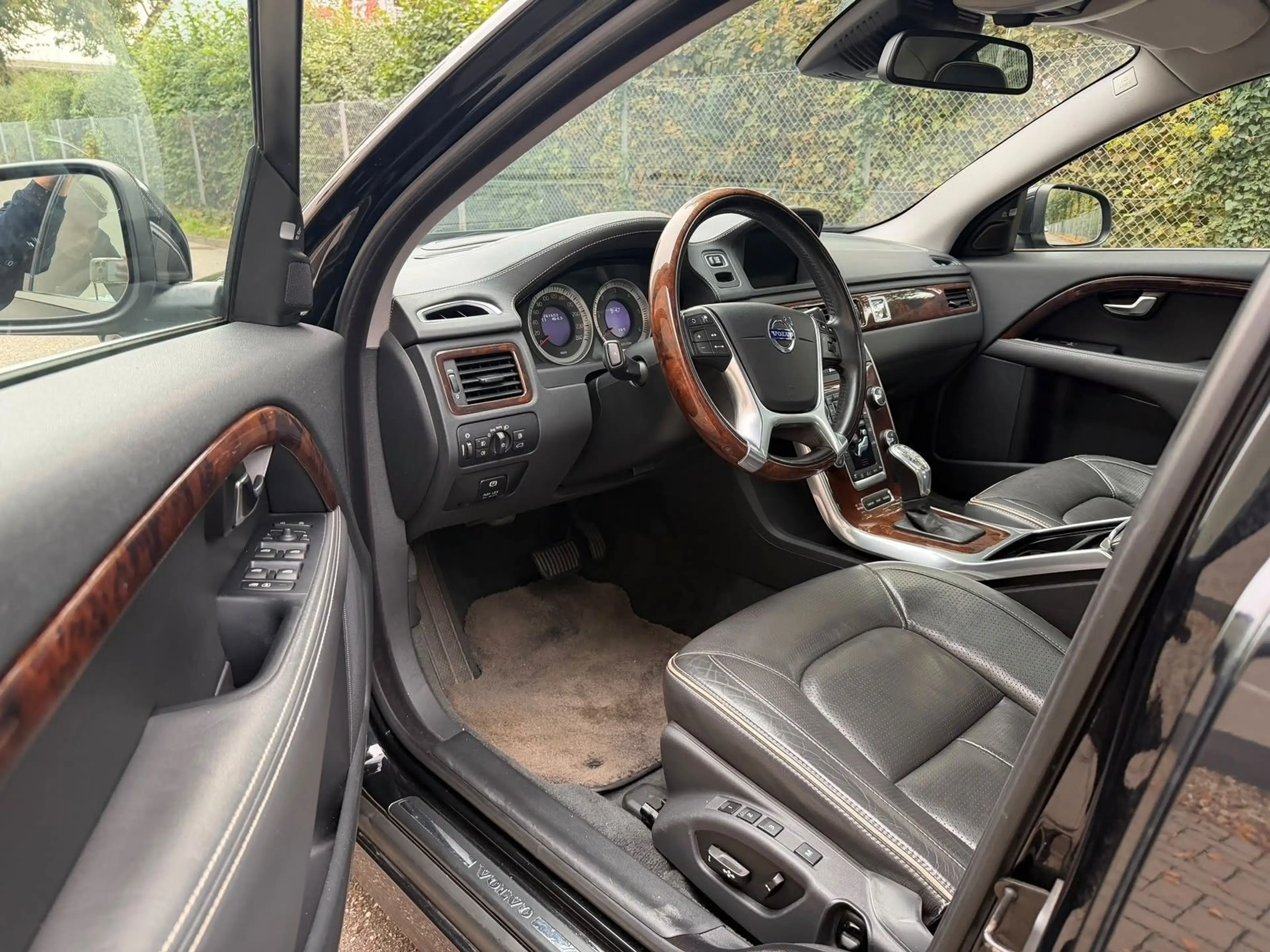 Volvo S80 Lim. D5 AWD Executive Geartronic TOP TÜV NEU — photo 12