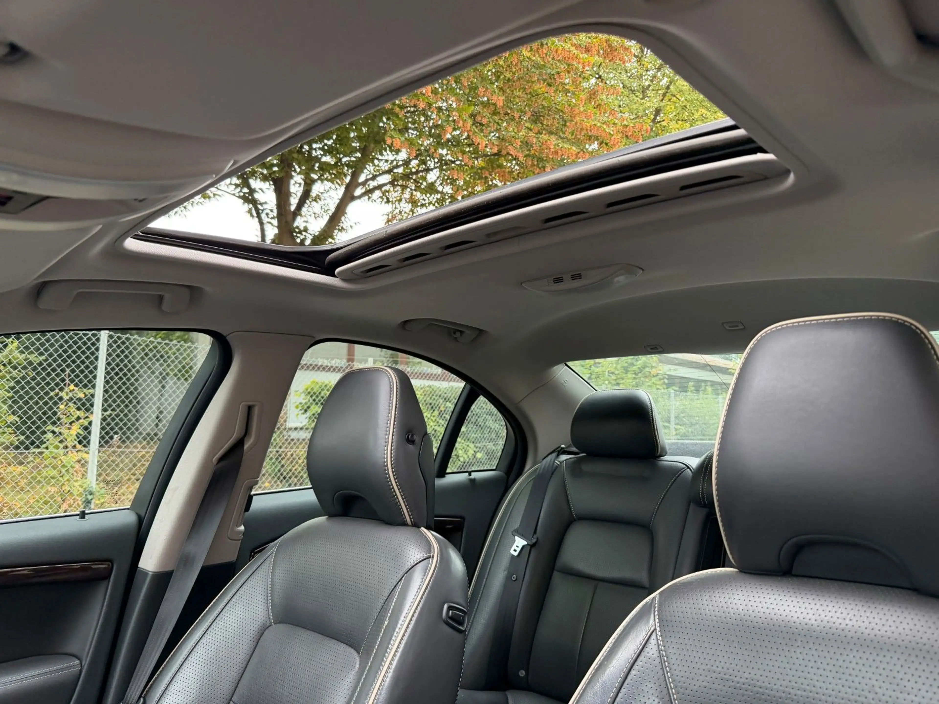 Volvo S80 Lim. D5 AWD Executive Geartronic TOP TÜV NEU — photo 2