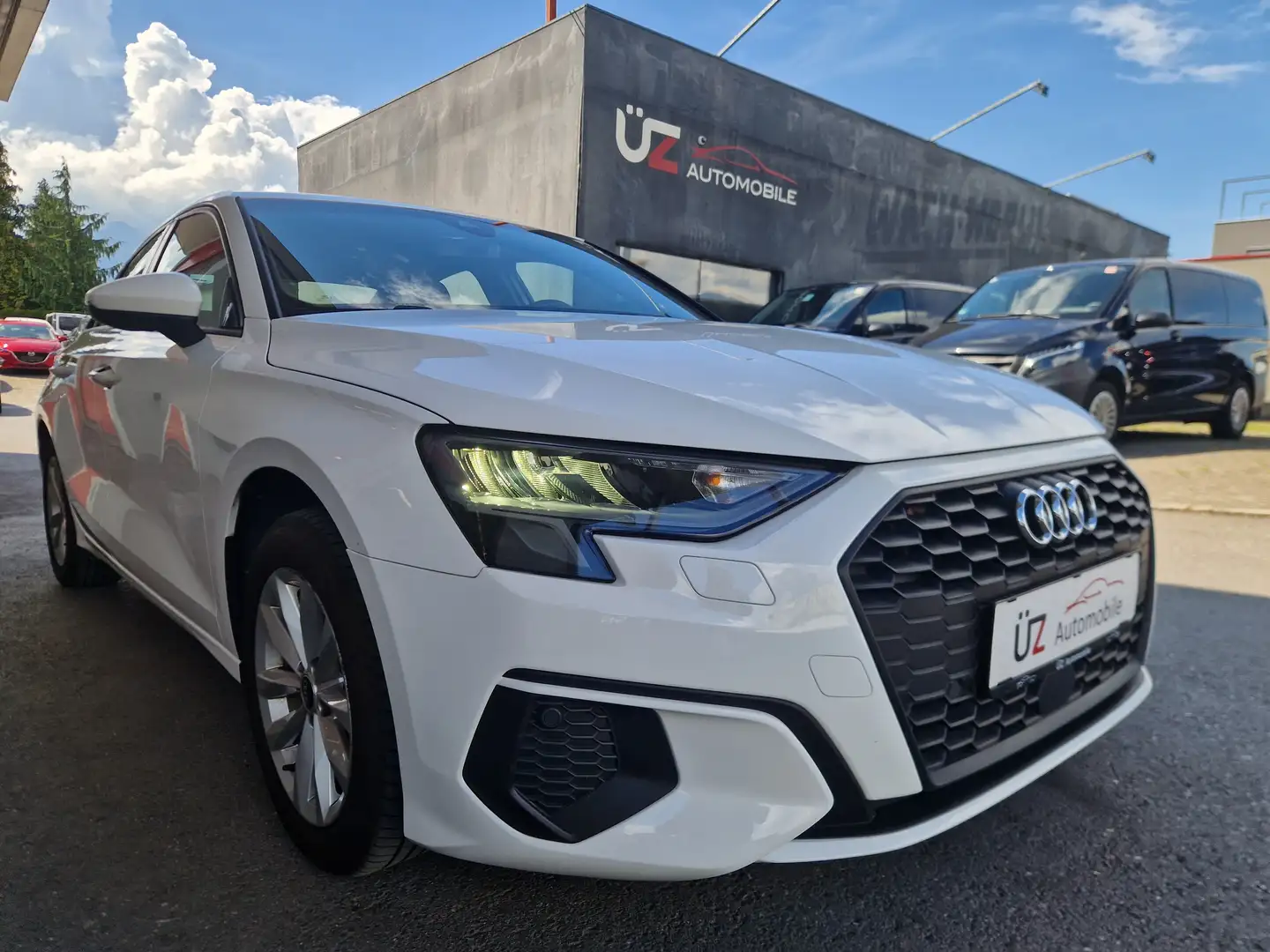 Audi A3 *** MAI AKTION*** 30 TFSI basis Weiß - 2