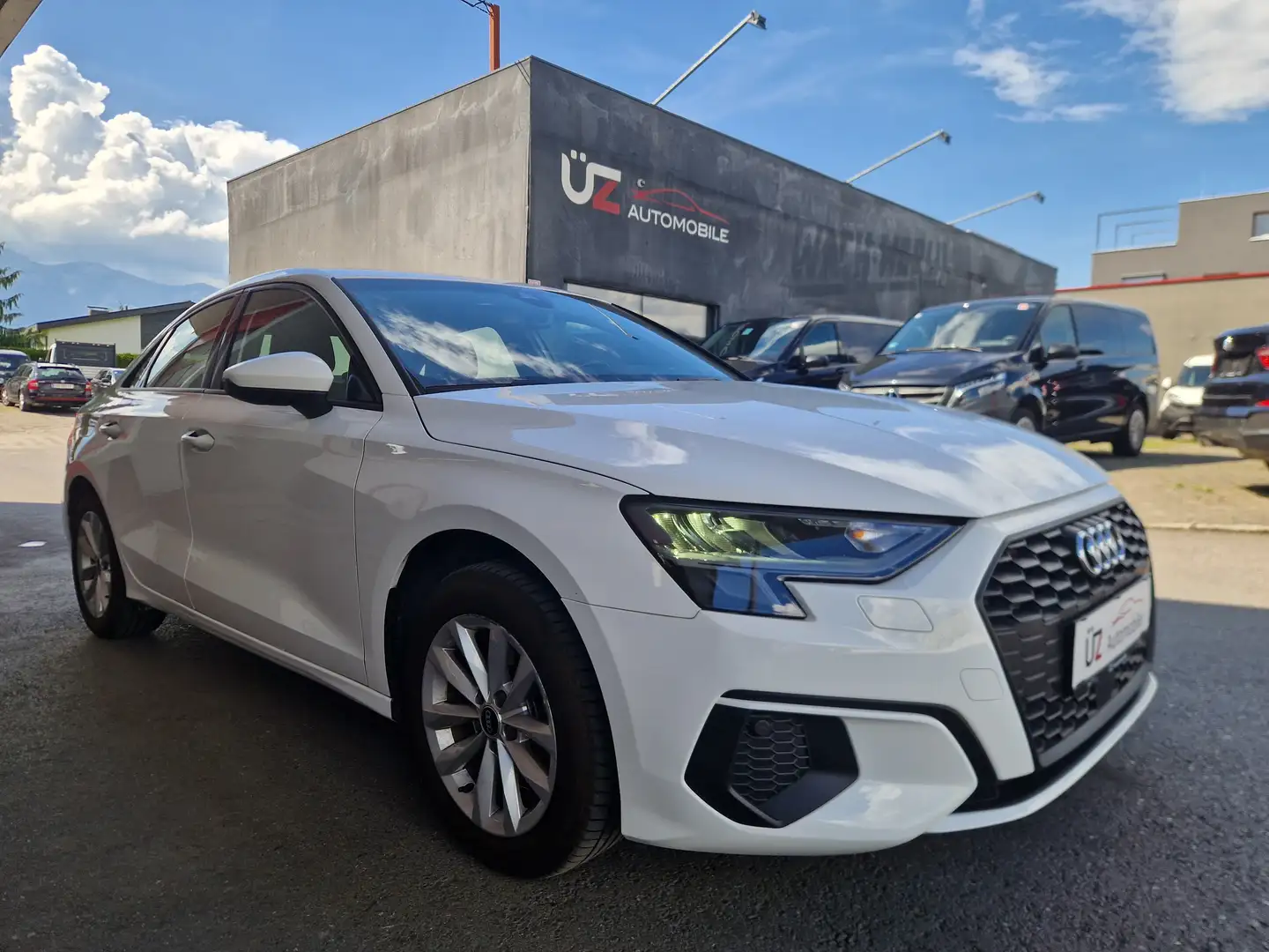 Audi A3 *** MAI AKTION*** 30 TFSI basis Weiß - 1