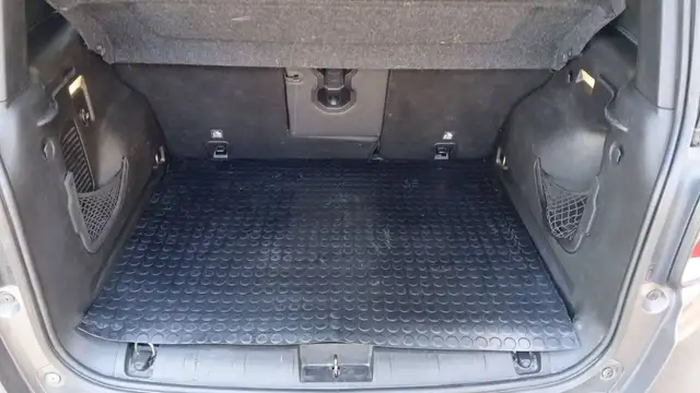 Jeep Renegade view 14
