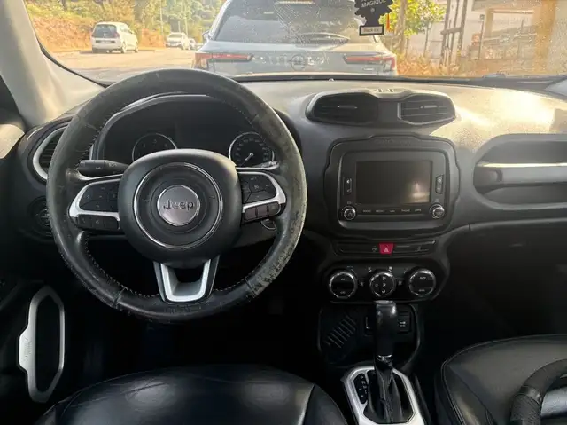 Jeep Renegade view 11
