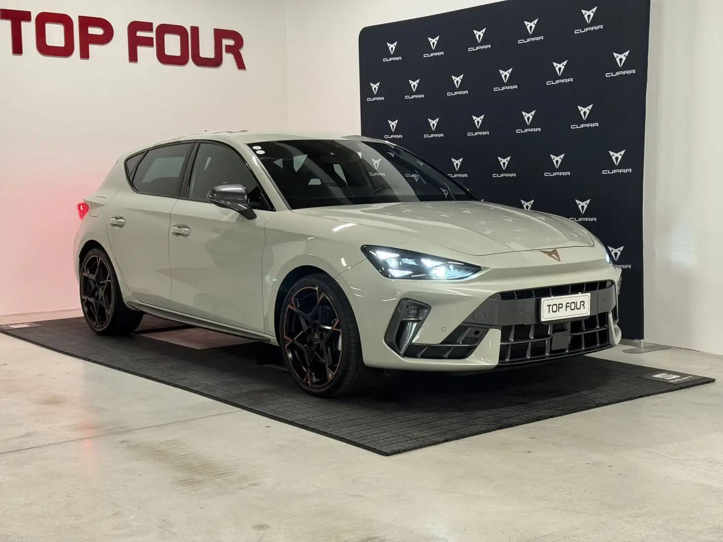 CUPRA Leon Leon 1.5 mHev 150cv DSG Beige - 1