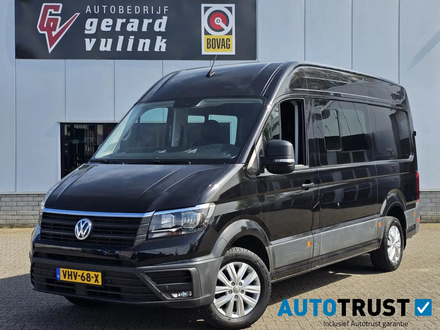 Volkswagen Crafter 2.0 TDI 140PK L3H3 Highline CRUISE NAV TREKHAAK Zwart - 1