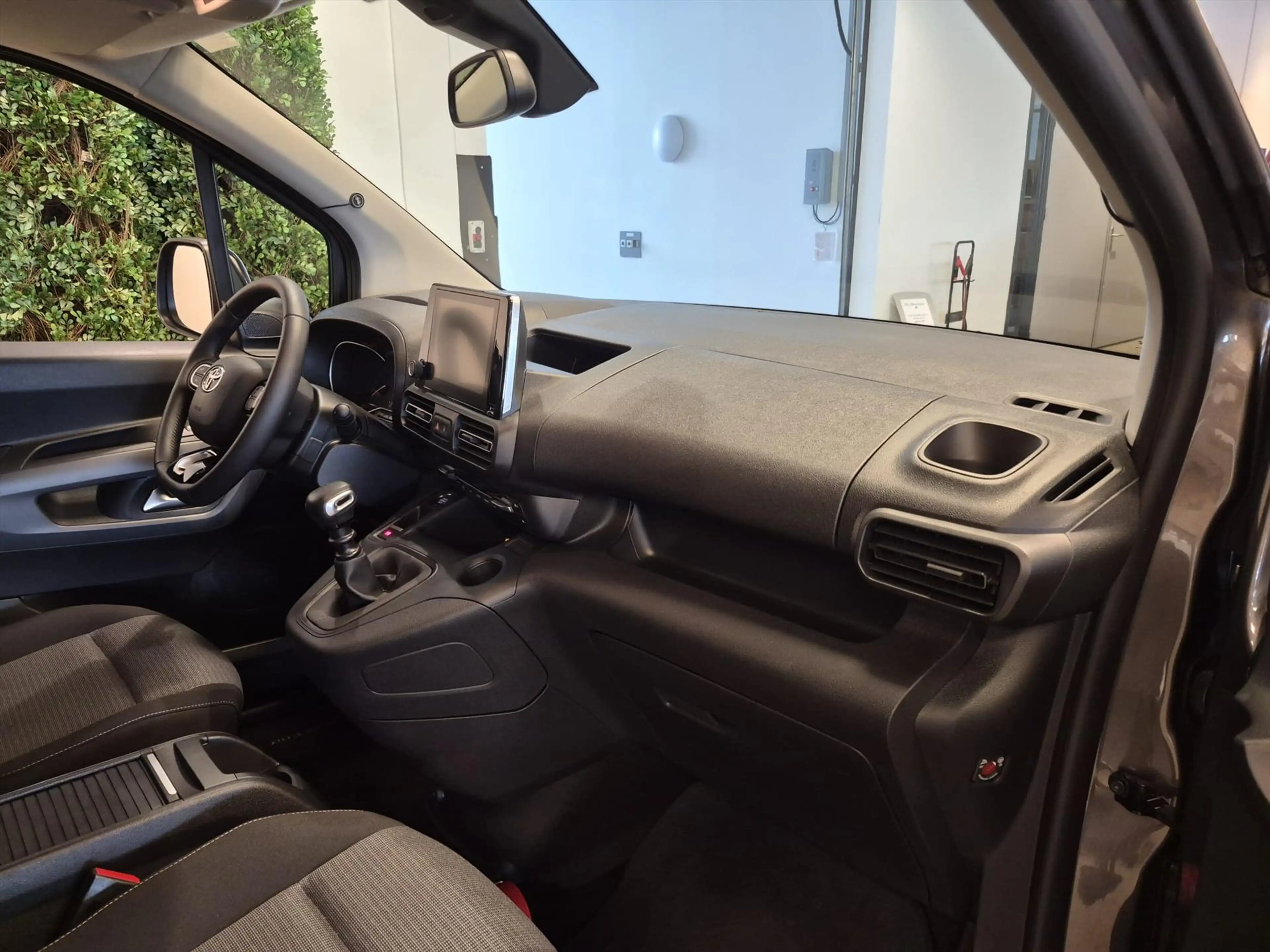 Toyota Proace City Verso L2 Rolstoelauto 5+1 — photo 21