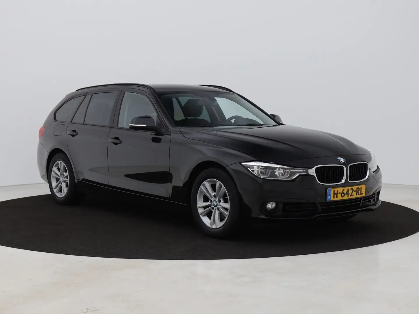 BMW 3-serie Touring 318i Centennial Executive | NAVI | Black - 2