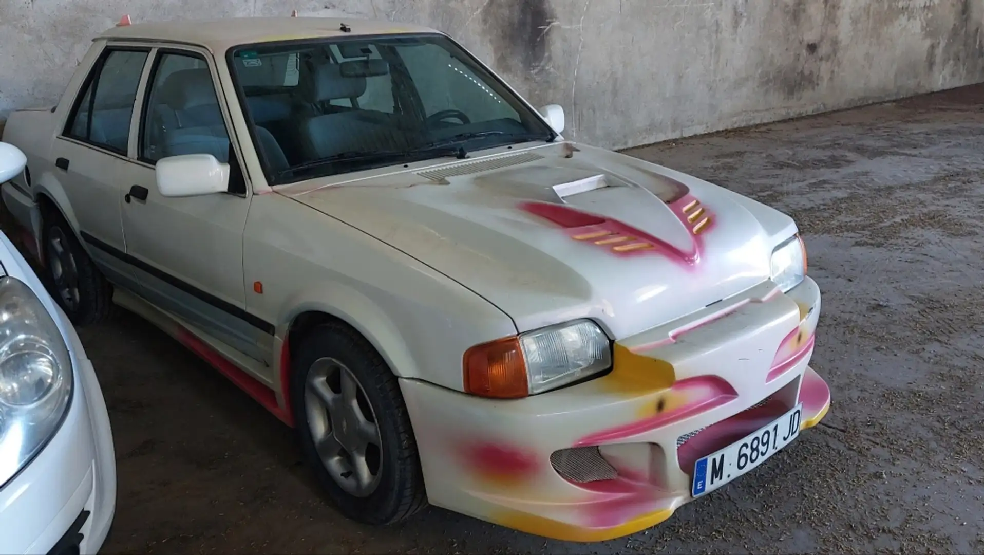 Ford Orion 1.6 Ghia bijela - 1