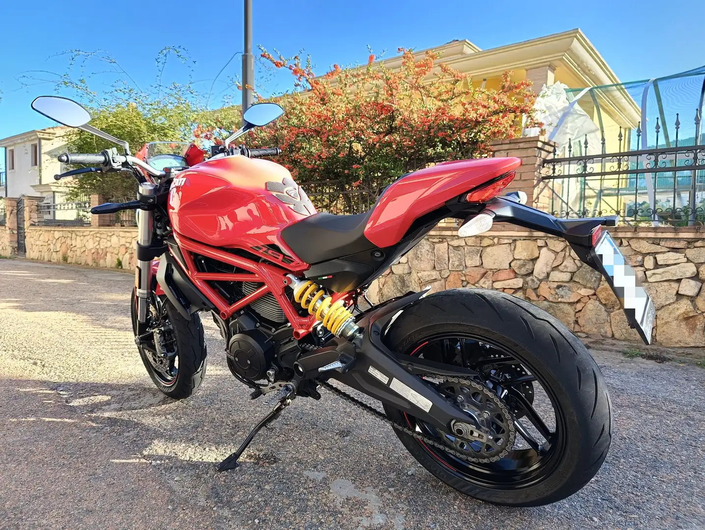 Ducati Monster 797 Rojo - 2