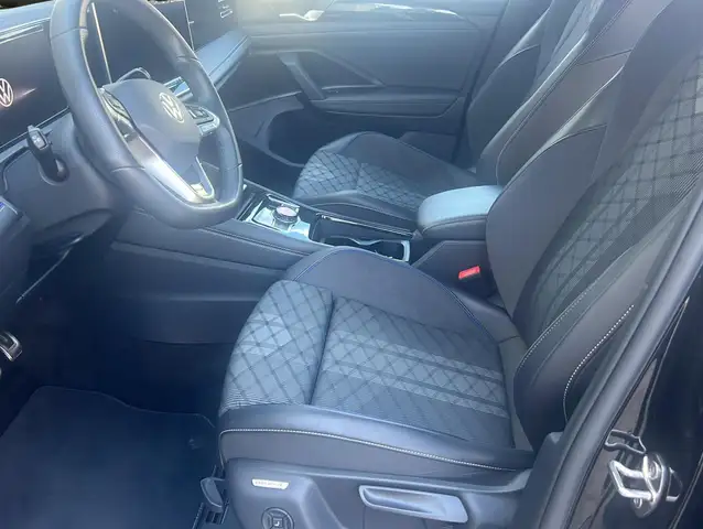 Volkswagen Tiguan view 5