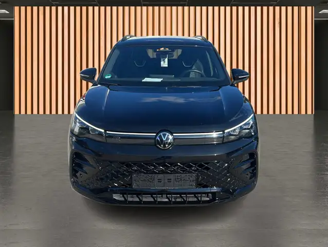 Volkswagen Tiguan view 21