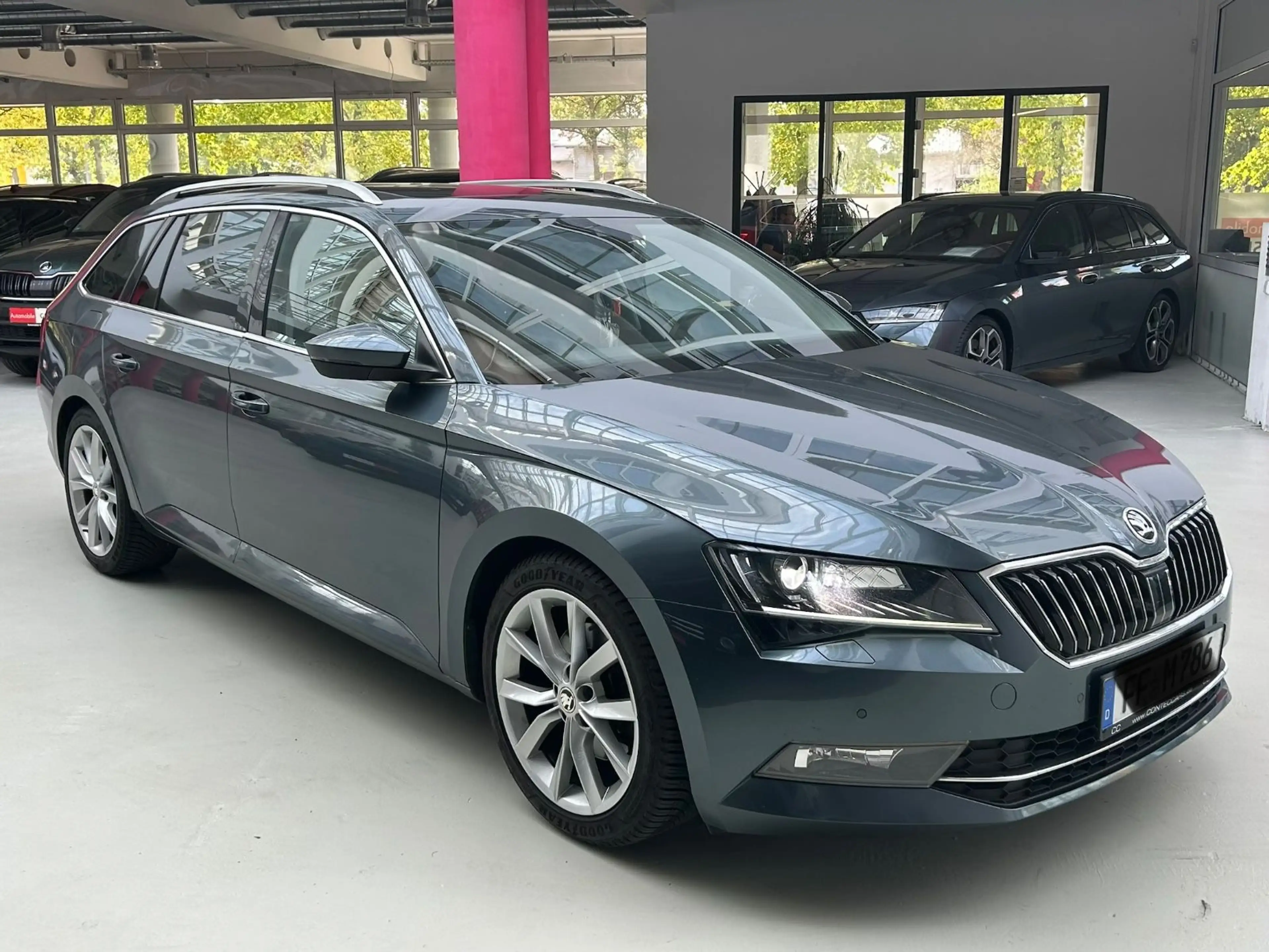 Skoda Superb Combi Style — photo 8