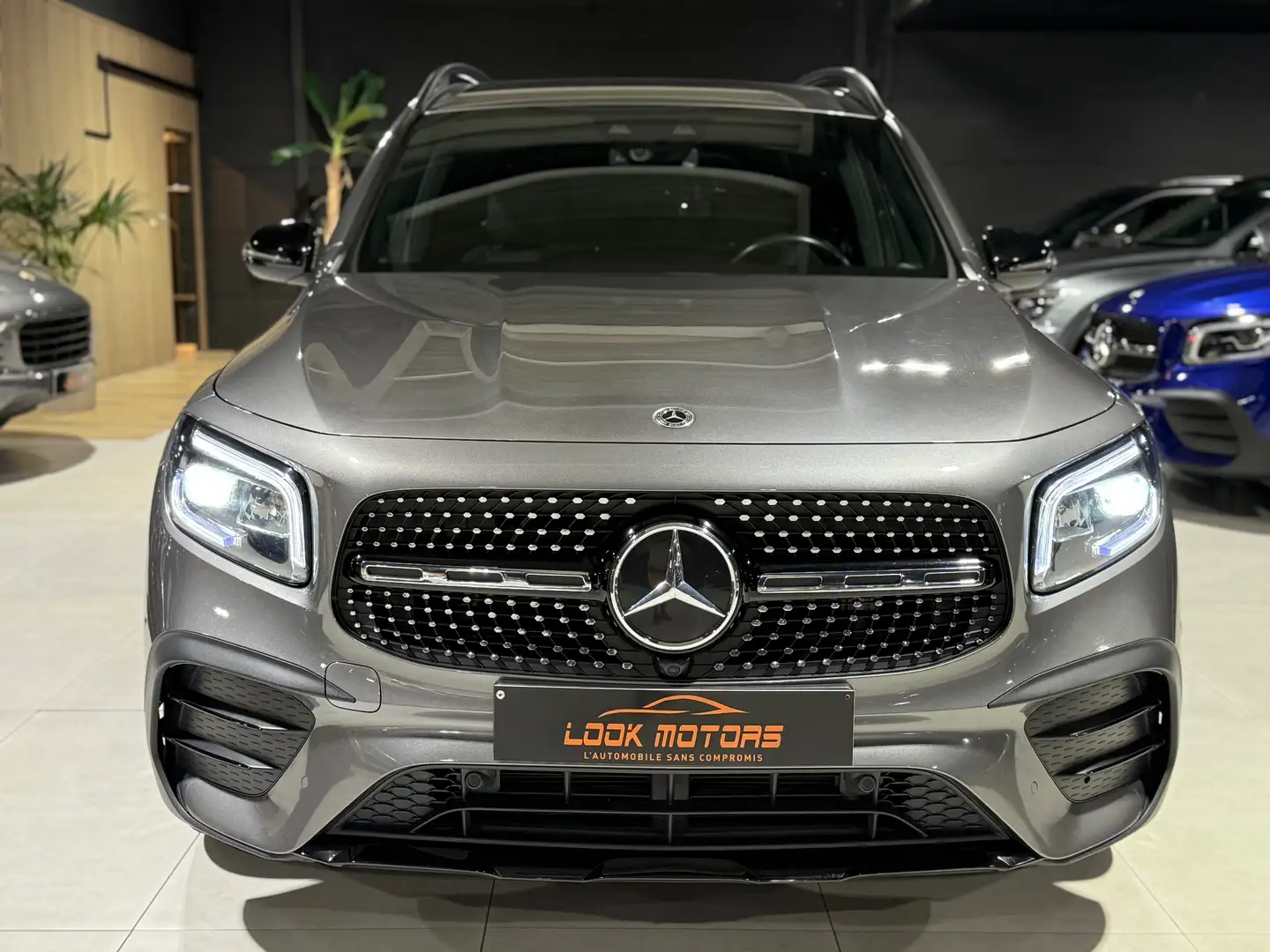 Mercedes-Benz GLB 180 d AMG AUTO 7 PLACES COCKPIT GPS LED DAB+ CARPLAY Grau - 2